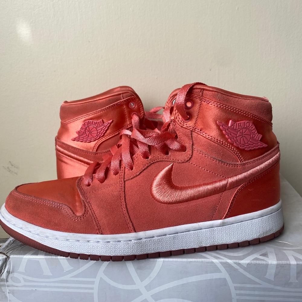 Nike Air Jordan 1 Retro SOH Sunblush White Pink Womens Size 9.5 Rare